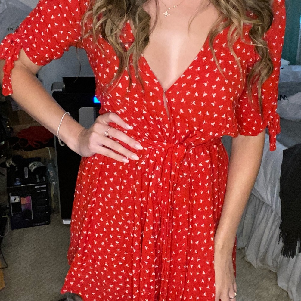 X REVOLVE Oslo Dress in Rosario Red
FAITHFULL THE BRAND - Picture 5 of 7